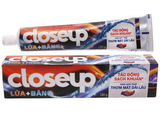 Kem đánh răng Closeup Lửa + Băng thơm mát dài lâu 180g